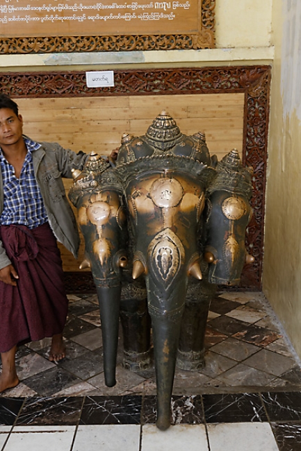 Mandalay-Bouddha Mahamuni-046
